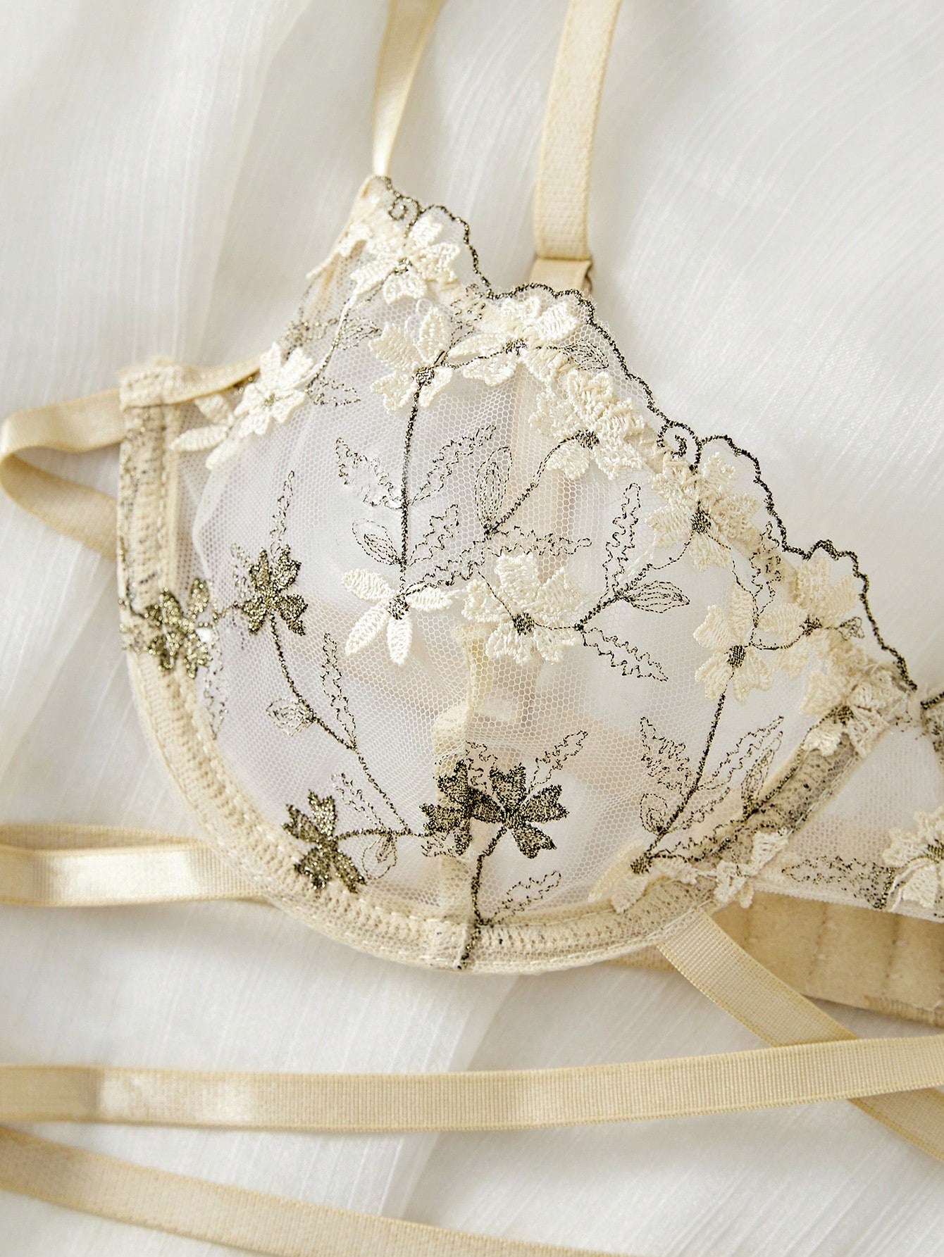 Women’s Embroidered Floral Pattern Outfit Set