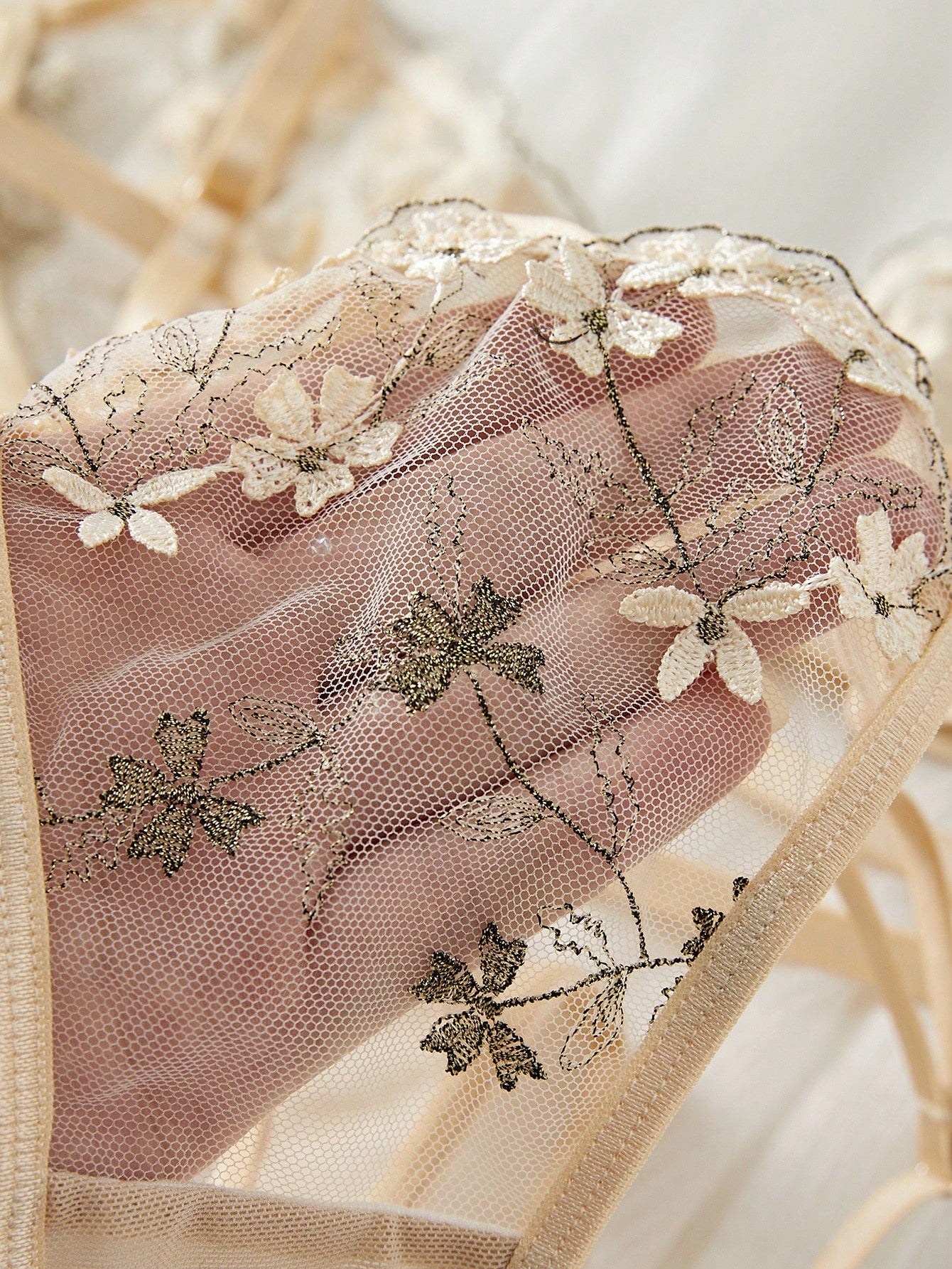 Women’s Embroidered Floral Pattern Outfit Set