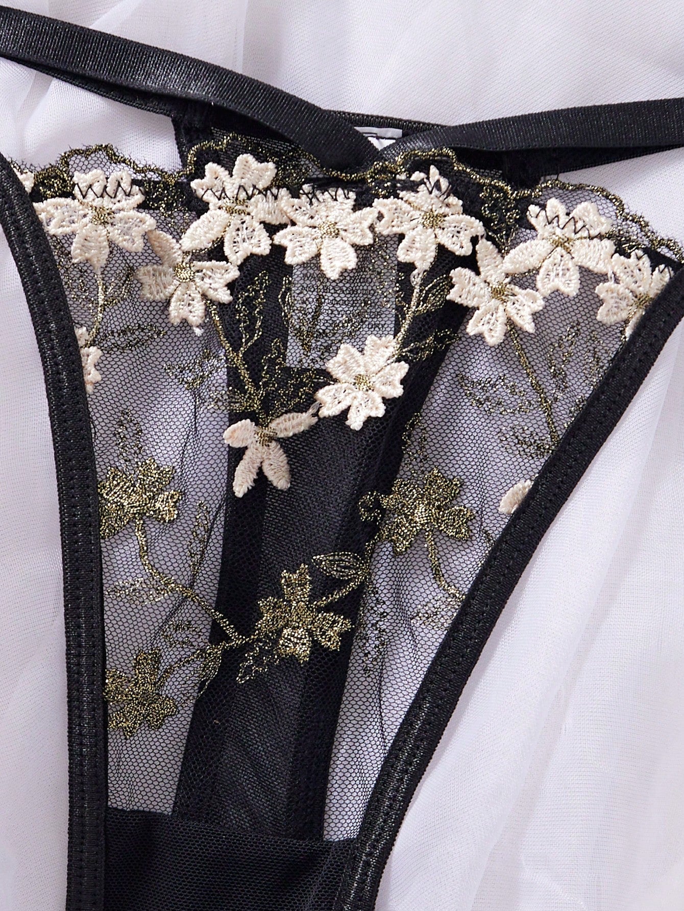 Women’s Embroidered Floral Pattern Outfit Set
