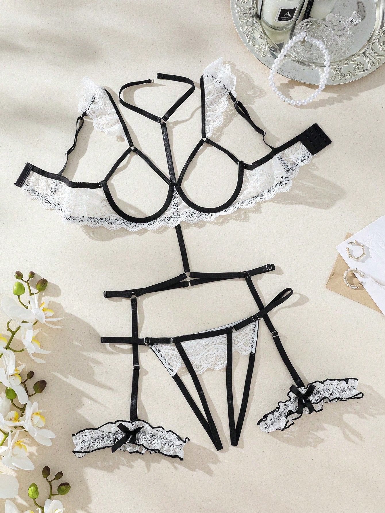 Women’s Floral Pattern Outfit Set With Strap Detail