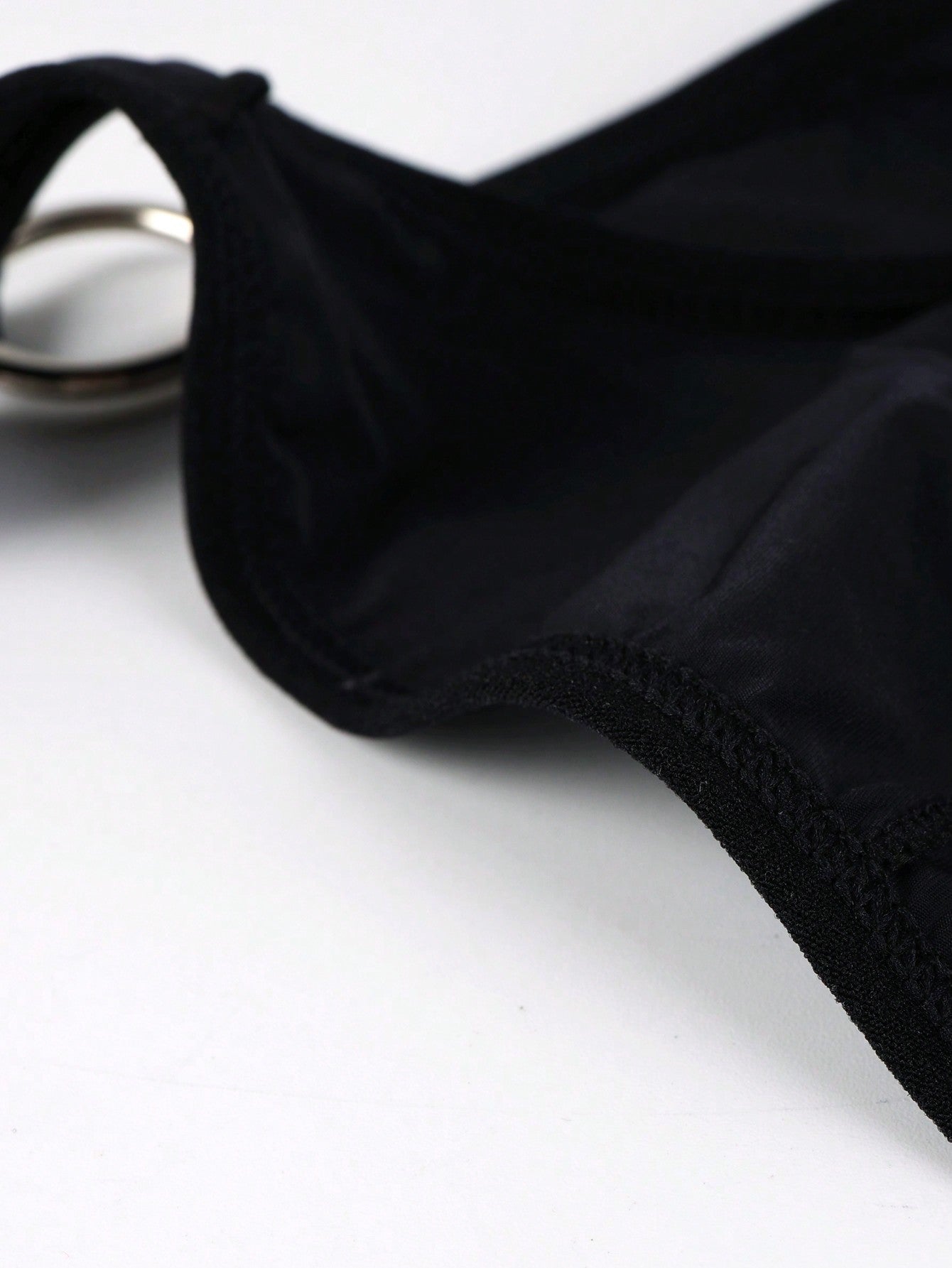 Men’s Casual Shorts With Circular Charm Accent Detail
