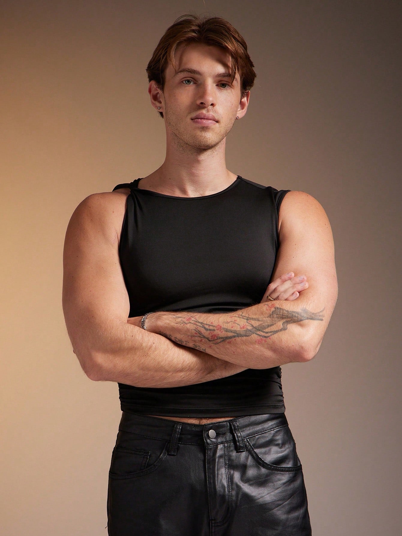 Men's Round Neck Asymmetrical Shoulder Twist Tank Top