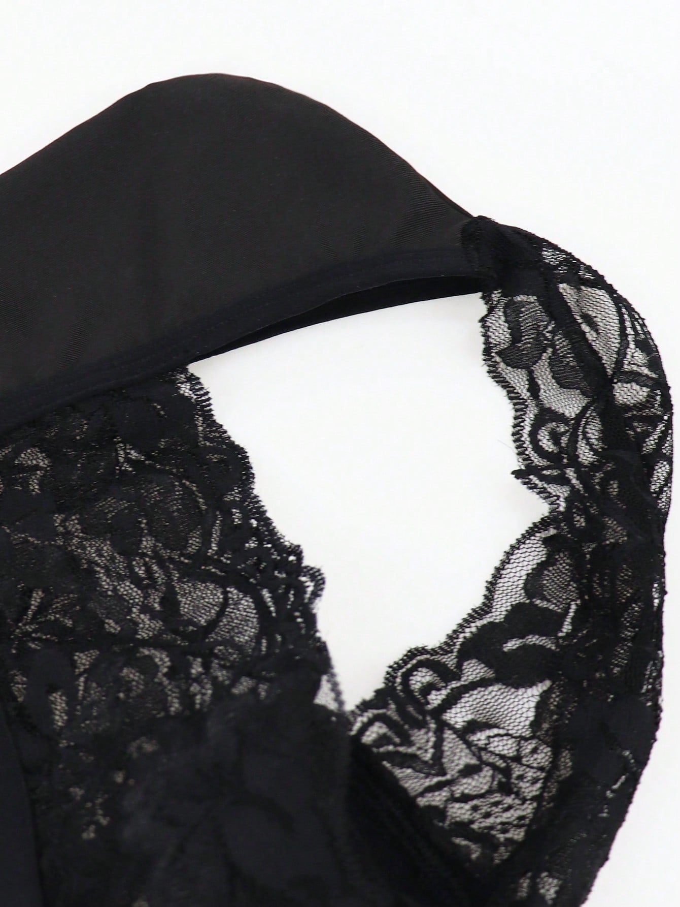 Men’s Casual Black Shorts With Wave Lace Detail