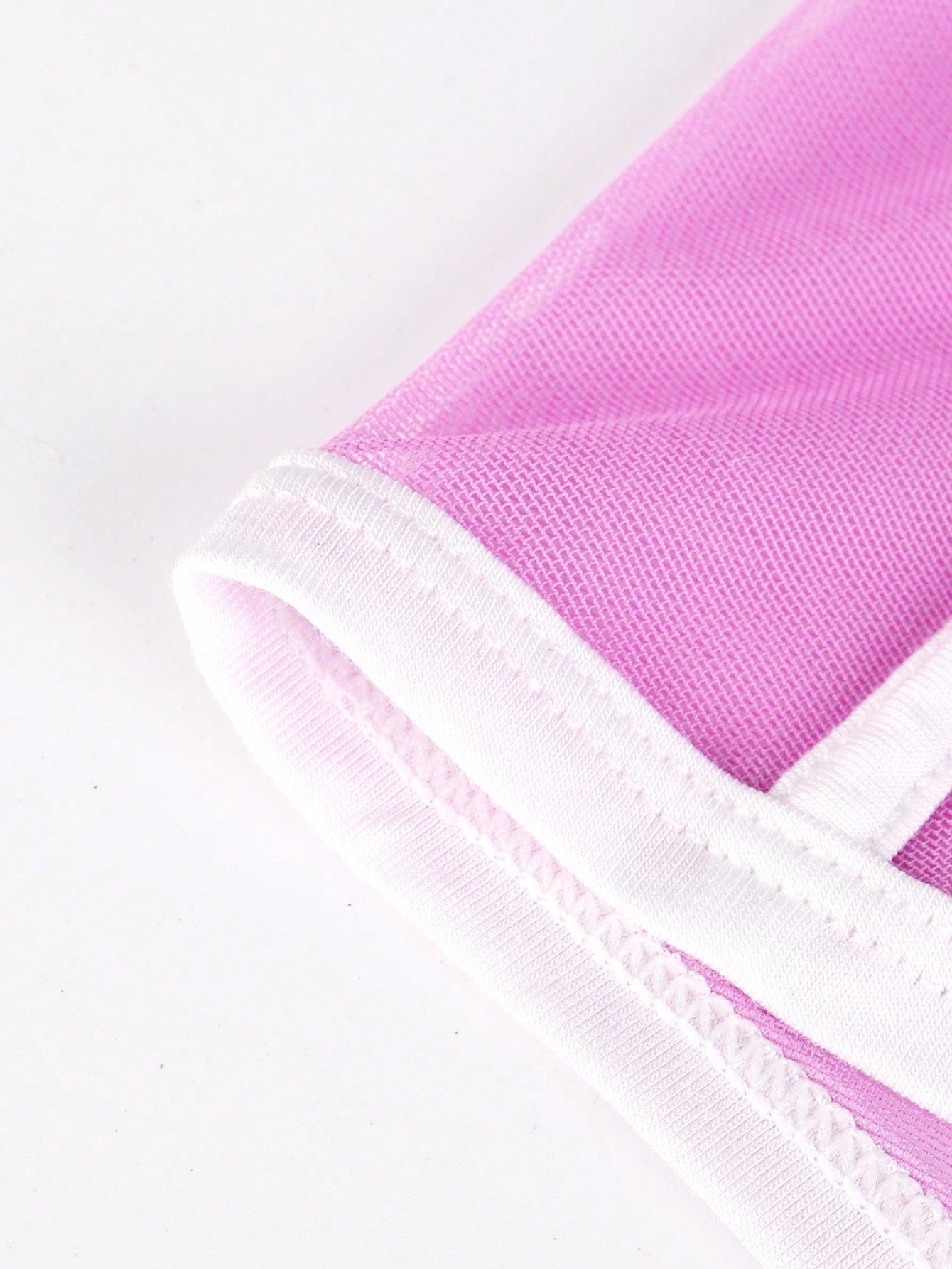 Men’s Lightweight Shorts With Color Block Fabric And Trim