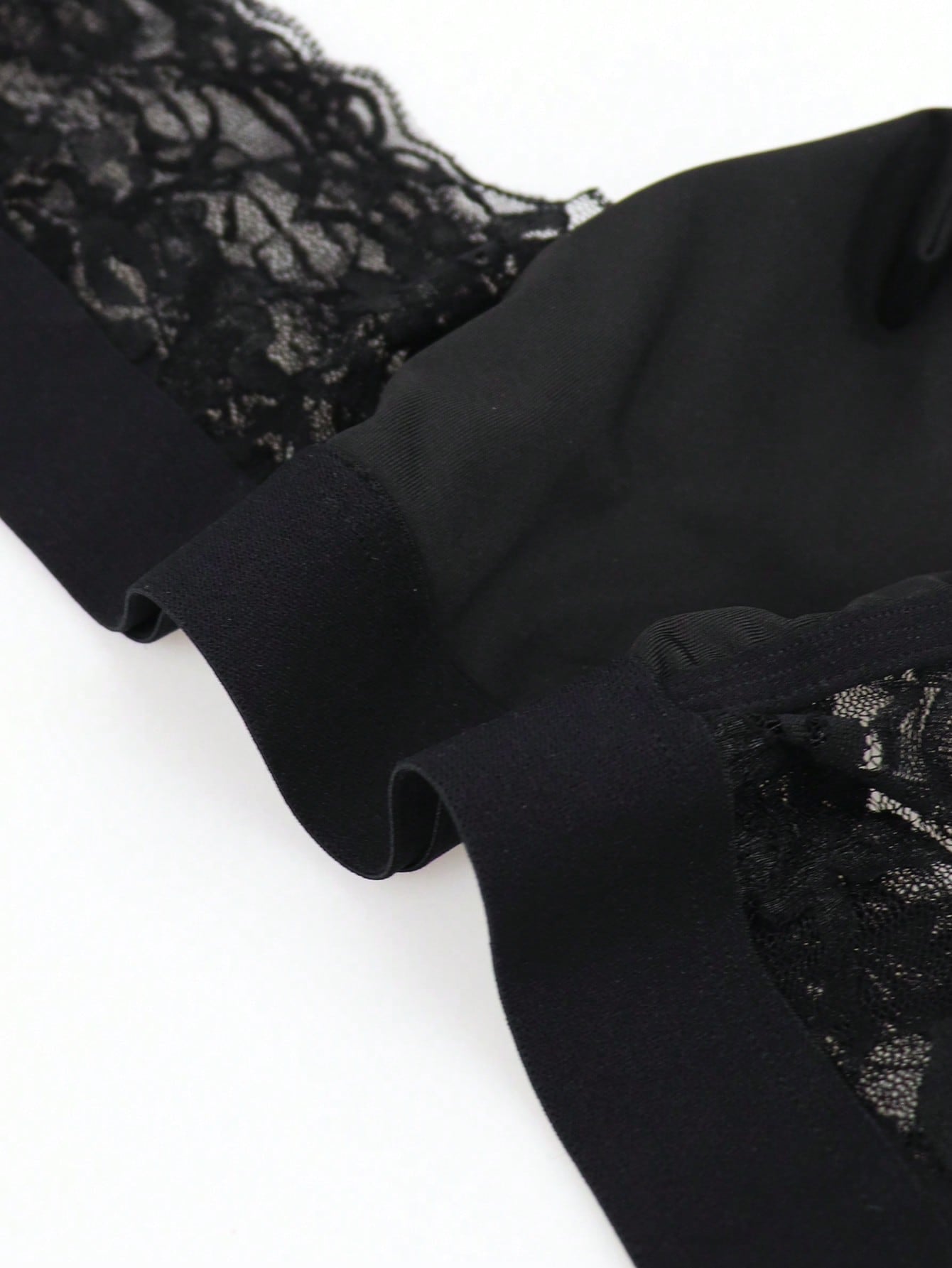 Men’s Casual Black Shorts With Wave Lace Detail