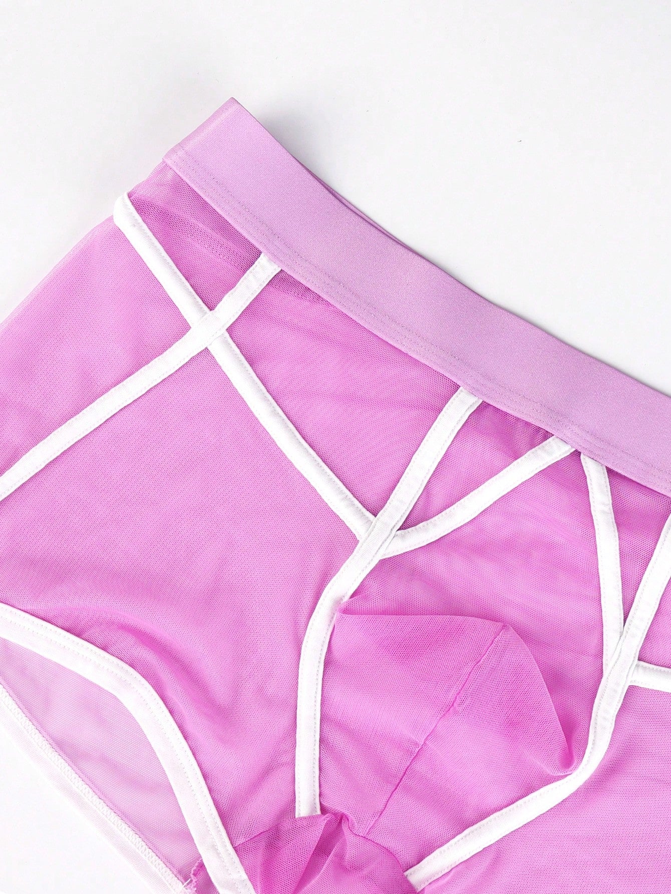 Men’s Lightweight Shorts With Color Block Fabric And Trim