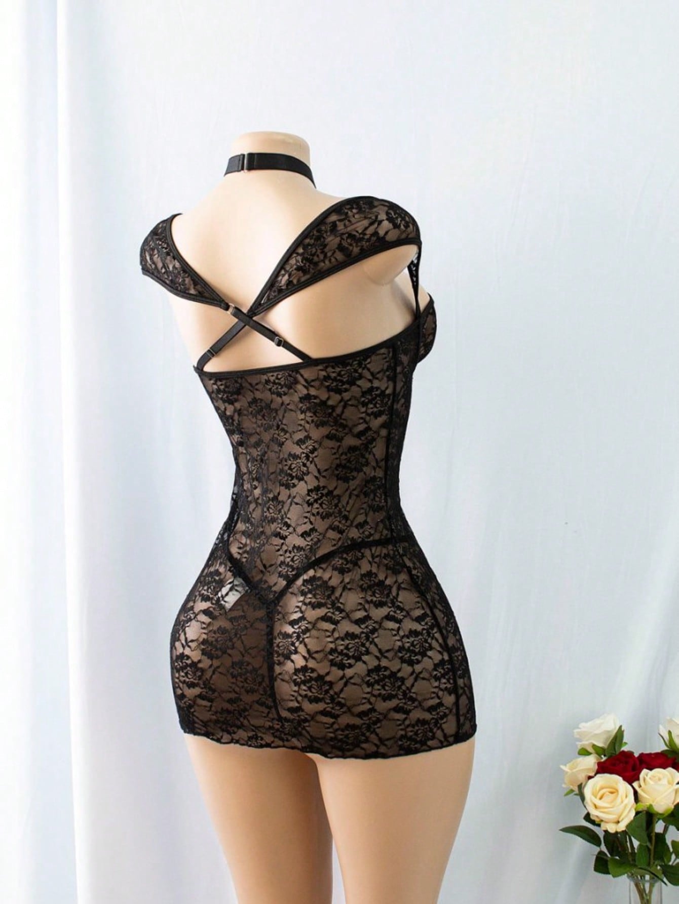 2pcs Women Black Lace Embroidered Pajama Style Set With Adjustable Shoulder Straps And Matching Bottom, Knee-Length Design, Lightweight Polyester Fabric Construction, Suitable For General Wear And Styling
