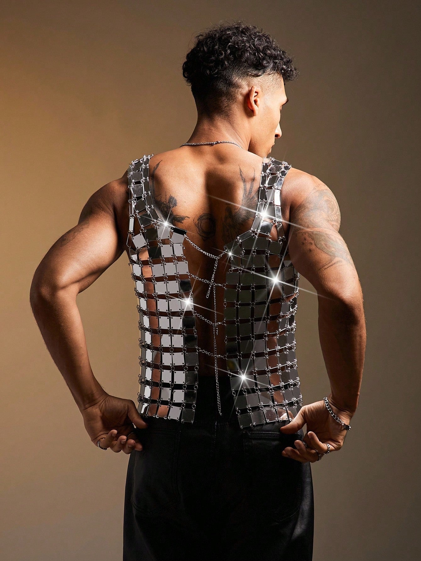 Men's Hollow-Out Back Chain Detail Tank Top