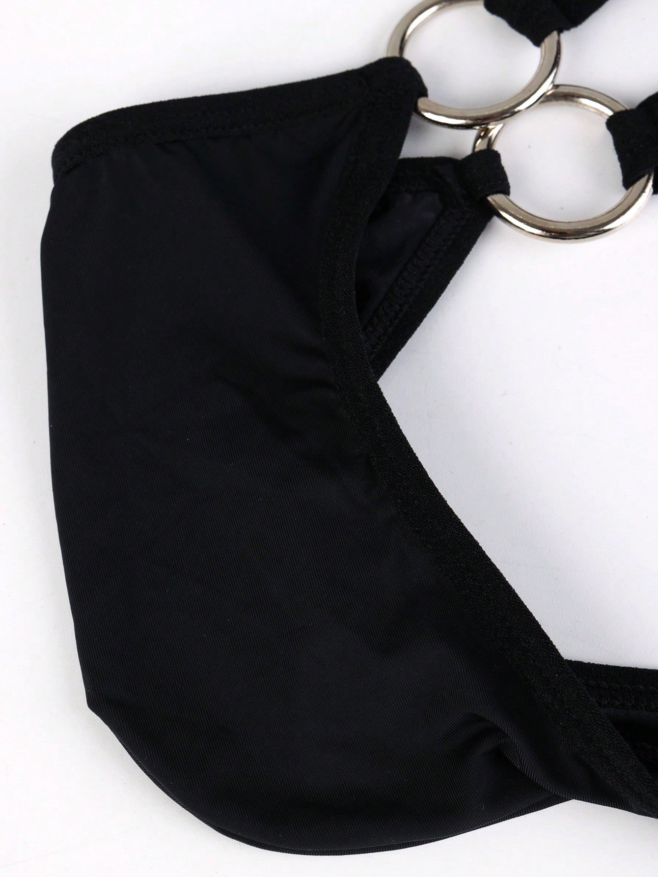 Men’s Casual Shorts With Circular Charm Accent Detail