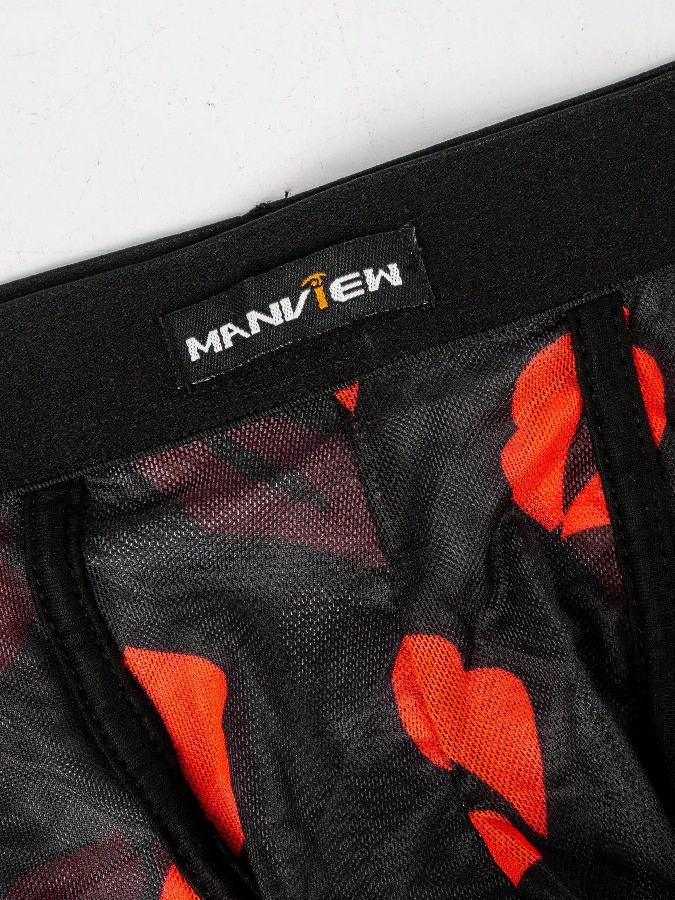 Men’s Casual Shorts With Lip Print Jacquard Waist Detail
